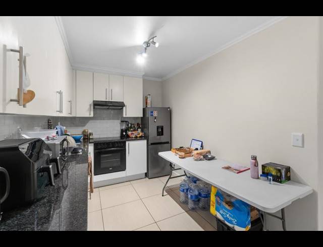 3 BEDROOM APARTMENT FOR SALE IN KENILWORTH